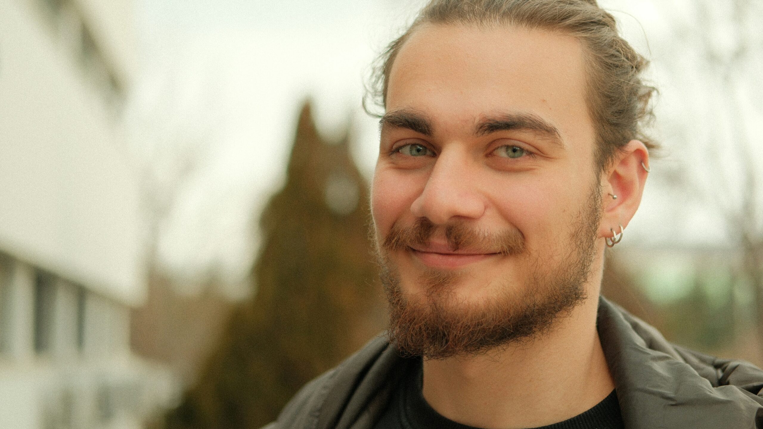 男性 片耳ピアス